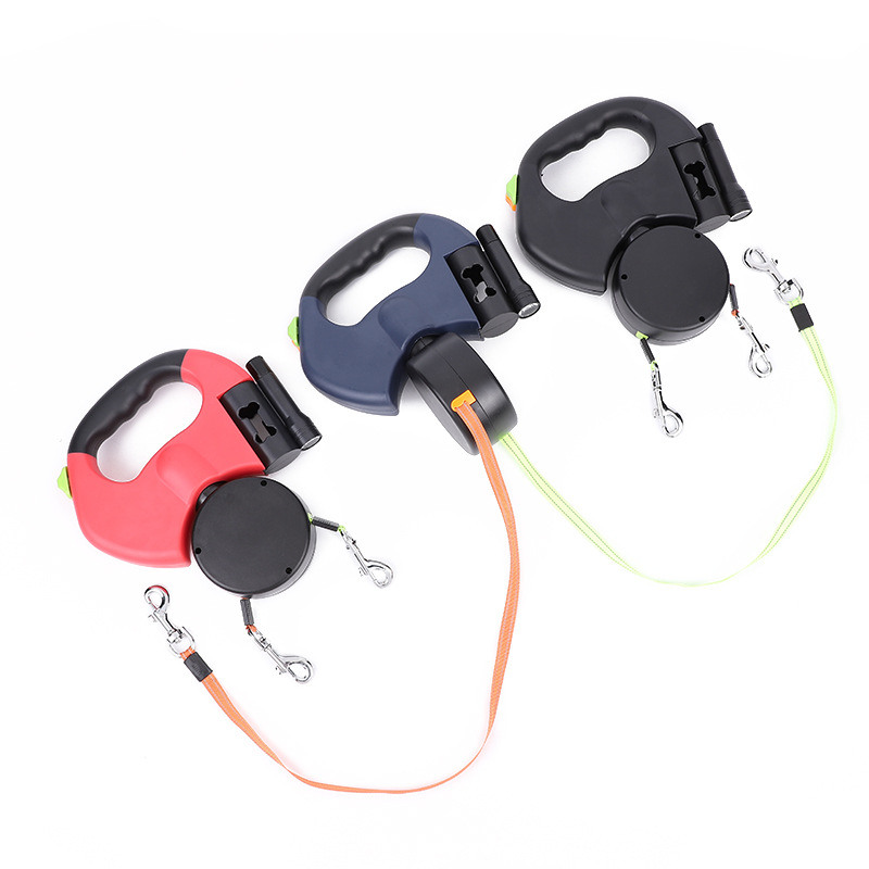 Retractable Reflective Leash for Small Dogs with 360° Swivel and Built-in Lighting